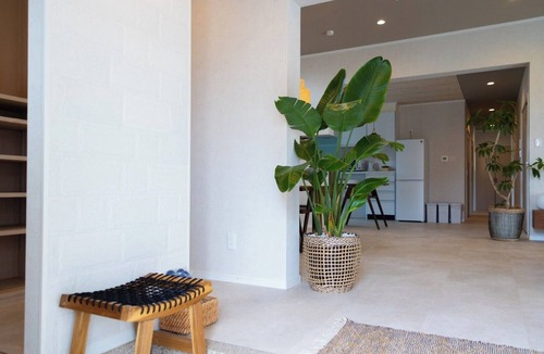 Biimata House | Spacious Okinawa House for 10｜BBQ Garden｜Free Parking｜Near Churaumi & Junglia!