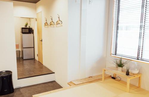 Chuo Ward Apartment | Spacious One Room Apartment for up to 5ppl w Kitchenette - space kuhonji