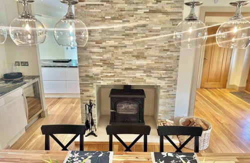 Ringwood House | Spacious Stylish Forest Escape | Kids Outdoor Play