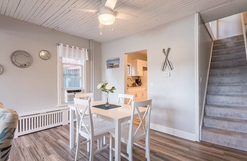 East Irondequoit Apartment | Stay on the Bay w/Hot Tub/lots of amenities !