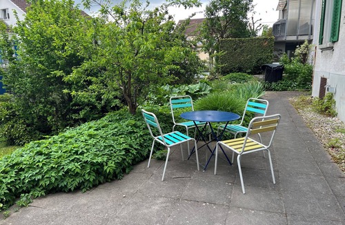 Oerlikon Apartment | Studio with double bed, kitchen and bathroom/WC