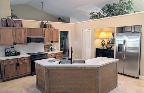 Deerfield Beach House | Stunning Indoor & Outdoor Living near Beach and Shopping. Close to Boca Raton