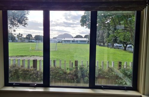 Mount Maunganui House | Surf and Sun Retreat - Mt Maunganui Holiday Home