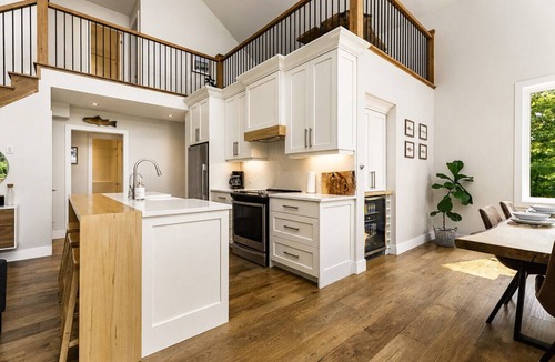 Utterson Cottage | Sutton Lakehouse on Three Mile Lake in Muskoka
