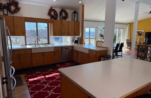 Ithaca House | Sweeping Valley Sunsets 4BR, 3 Bath Retreat Minutes to Cornell and IC
