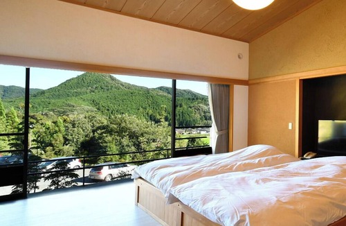 Mine Hotel | Tenjuku no Mori Keigetsu