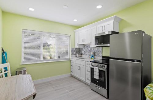 Sanibel House | The Hideaway Cottage at Palmview Inn of Sanibel