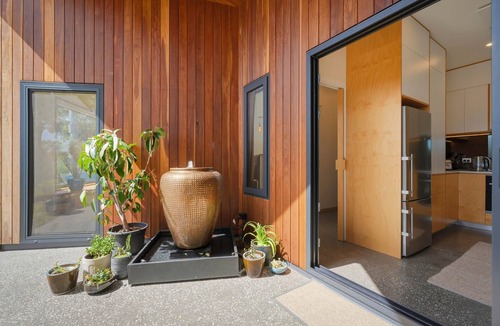 Coningham House | Tranquility Base - 1 Bedroom Unit - Beachside