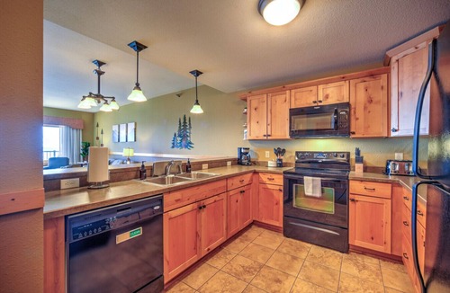 Two Harbors Condo | Two Harbors Superior Lakefront 2BR | Pool | Hot Tub & Sauna | EV Charger