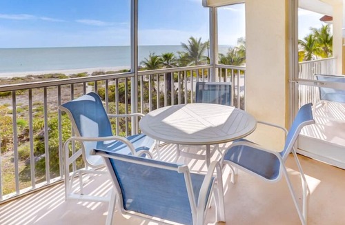 Sanibel Condo | Unparalleled Direct Gulf Views from this Elegant, Spacious, Penthouse Condo
