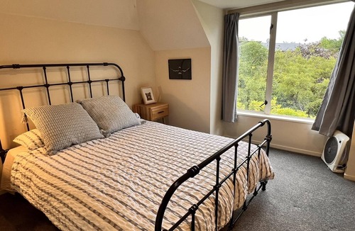 Burnside House | Waimairi Road - Quiet and relaxing near Canterbury University