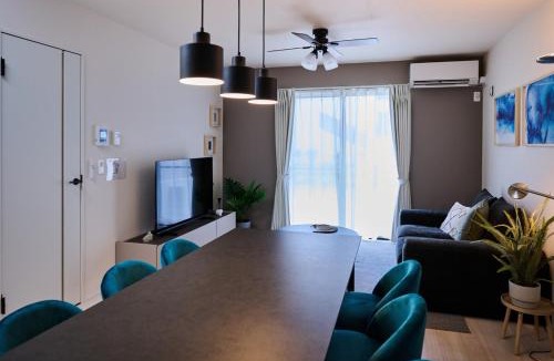 Ginowan Villa | White Breeze House