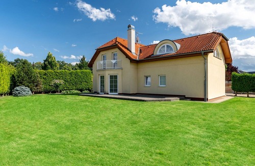 Dolni Chabry Villa | Wonderful private villa for 8 people with WIFI, TV and terrace