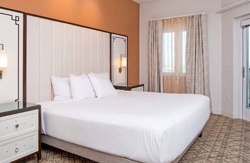 Anaheim Resort Resort | WorldMark Anaheim Aug 6-9 : 2BR Presidential Suite! Walk to Disney