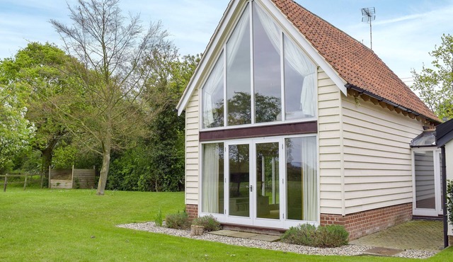 1 bedroom accommodation in Ardleigh Heath, near Colchester