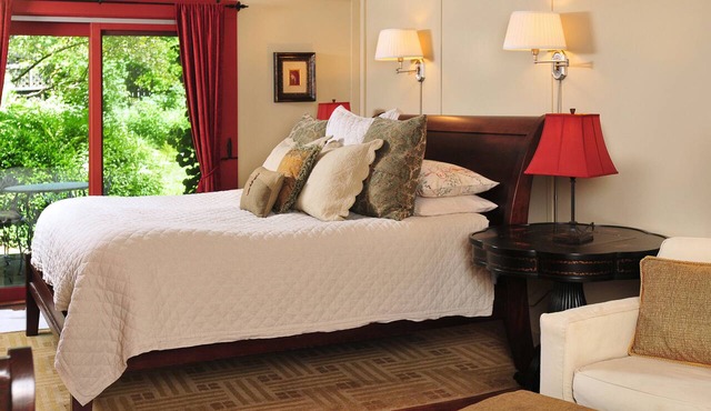 1795 Acorn Inn B&B