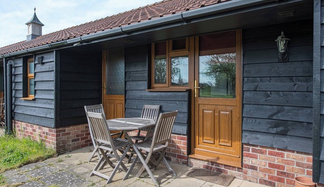 2 bedroom accommodation in St Osyth