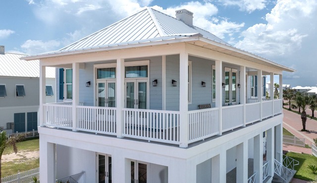 2024 Custom Beach house within The Shores Subdivision, 4 Bedroom 4.5 Bath, sleeps 8
