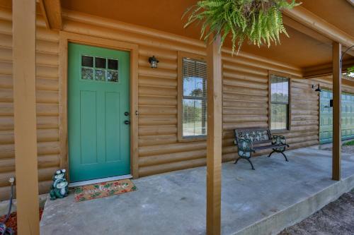 3-bedroom 2 bath With Hot Tub Near Winstar