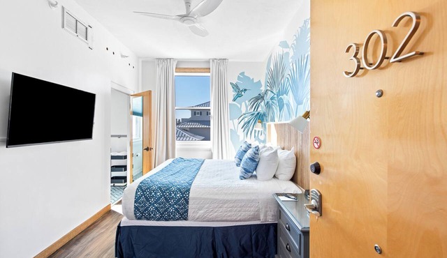 302 Rosemary Beach Inn - Includes Beach Chairs & Complimentary Breakfast + Access to 4 Pools
