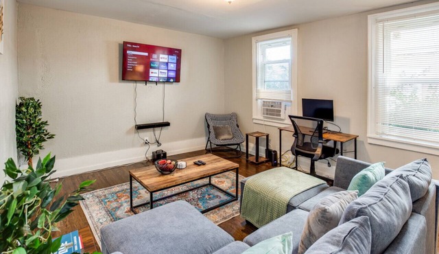 3BR Home in Downtown Rochester/Parking