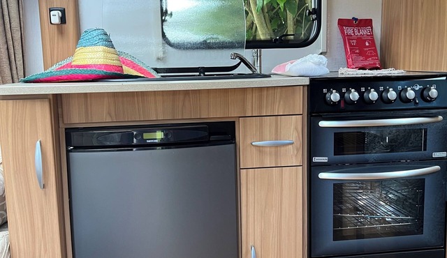 4 berth caravan to rent for 2 adult and 2-3 kids. 110$/night.