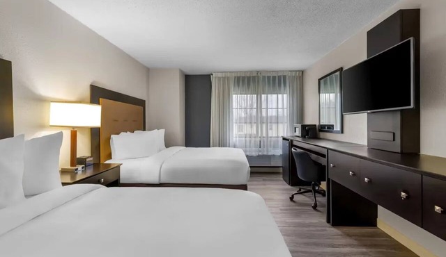4 Relaxing Units | Nature-Centric Room Close to Syracuse’s Best Attractions