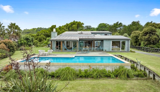 923 Takatu - Tawharanui Peninsular Holiday Home