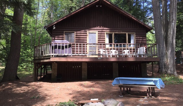 A beautiful lake view cabin on Friends Lake