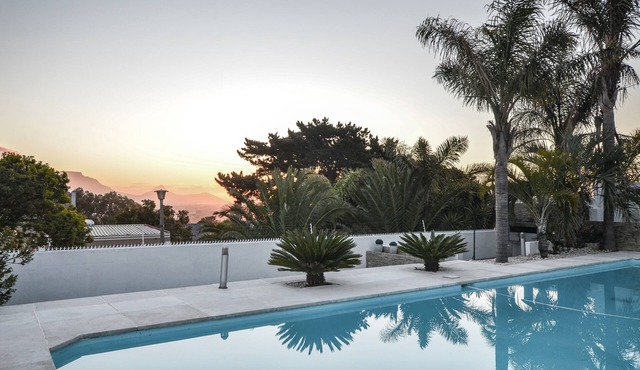 A spacious home with breathtaking views over Cape Town and with 8 luxury rooms,.