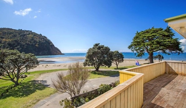 Absolute Beachfront Holiday Home!