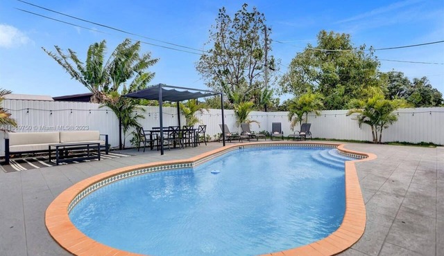 Amazing House Pool/Grill/Beach 15 min