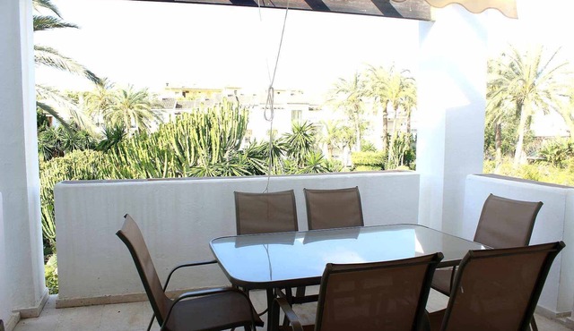 Apartment 6 people 1st line. Garden views