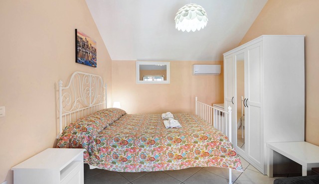 Apartment 'Bilocale Standard' with Sea View, Shared Garden and Wi-Fi
