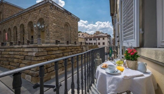 Apartment in Florence with 4 bedrooms sleeps 12