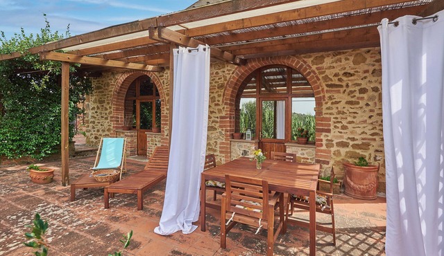 Apartment in Torrita, ground floor, terrace with view, swimming pool, 4 people