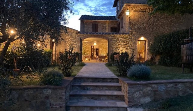 Apartment 'Podere La Paolina Cottage' with Mountain View, Private Terrace and Wi-Fi