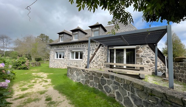 Authenticity & Comfort at Grange Charmalex with Countryside Views