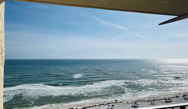 AWESOME AUGUST DEAL: 8/22-8/29=1250 Total! 5star/Beachfront/FREE Beach Chairs!