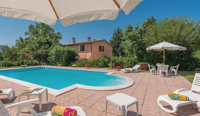 Awesome home in Acquasparta TR