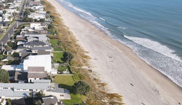 Beach Break Papamoa-Beachfront