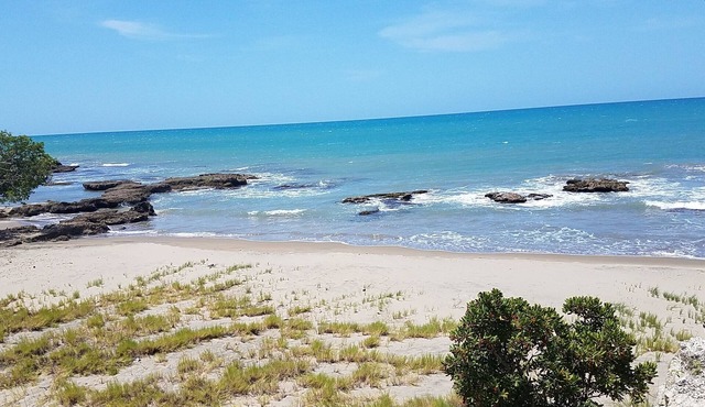 Beach Front 2-BR 2-BA Huge House in charming St. Elizabeth Parish with WiFi, AC