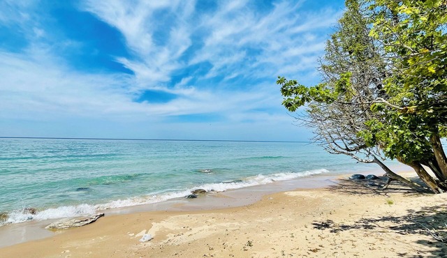 Beachfront Cottage along Lake Michigan Shores