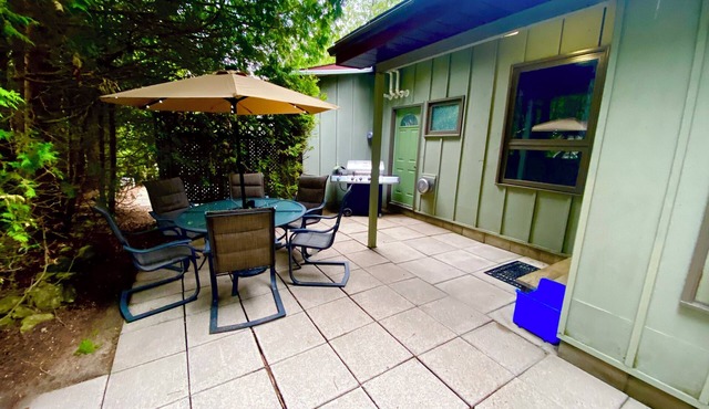 Beautiful cottage located just steps from the main beach!