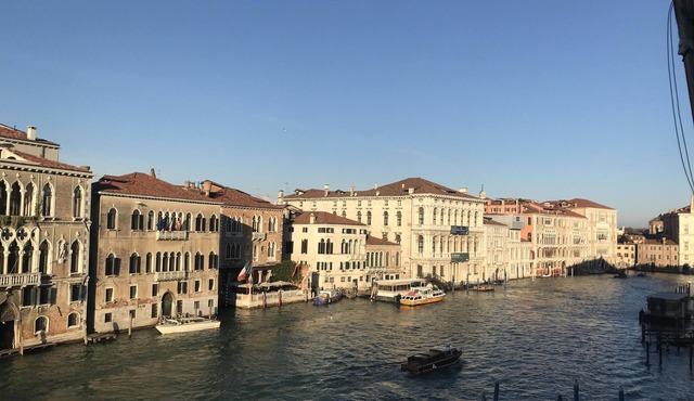 Beautiful family-friendly apartment-stunning view-terrace-central-just restored