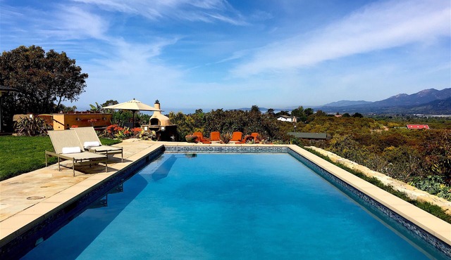 Bella Vista - Designer Comfort & Private Tennis Court in Carpinteria