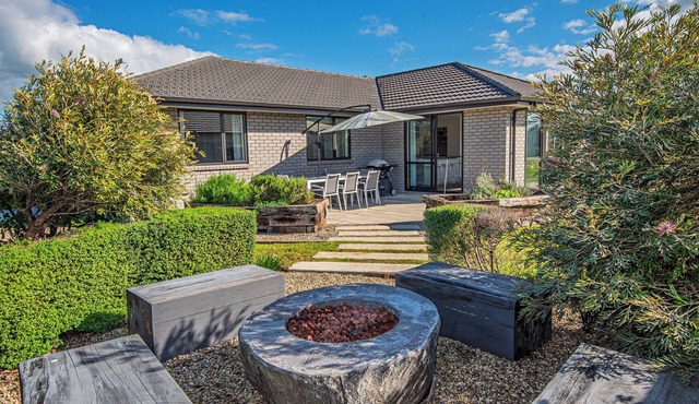 Bennett's Bach - Waipu Holiday Home