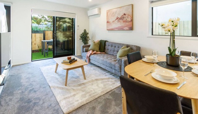 Best of Central Christchurch 2 bed 2 bath