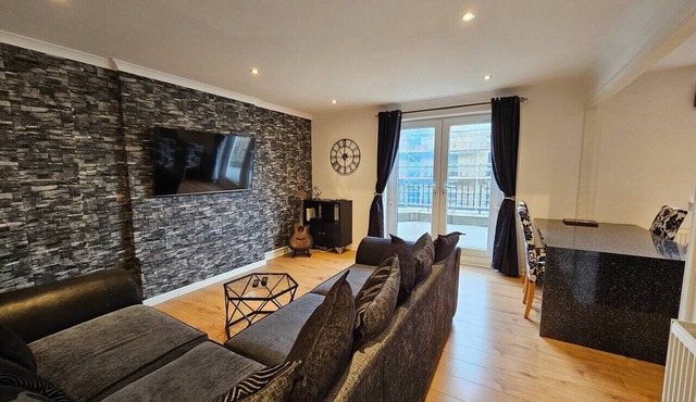 Bonnington Abode