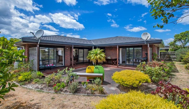Bream Bay Bach - Ruakaka Holiday Home
